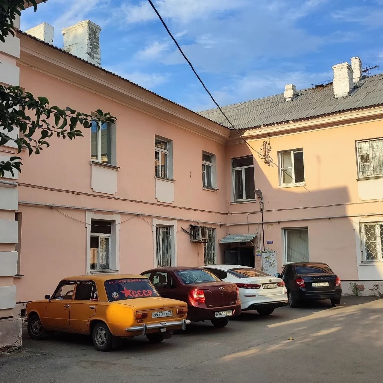 Экскурсия «Полёт: от заводской проходной до ресторанного квартала» и гастроужин